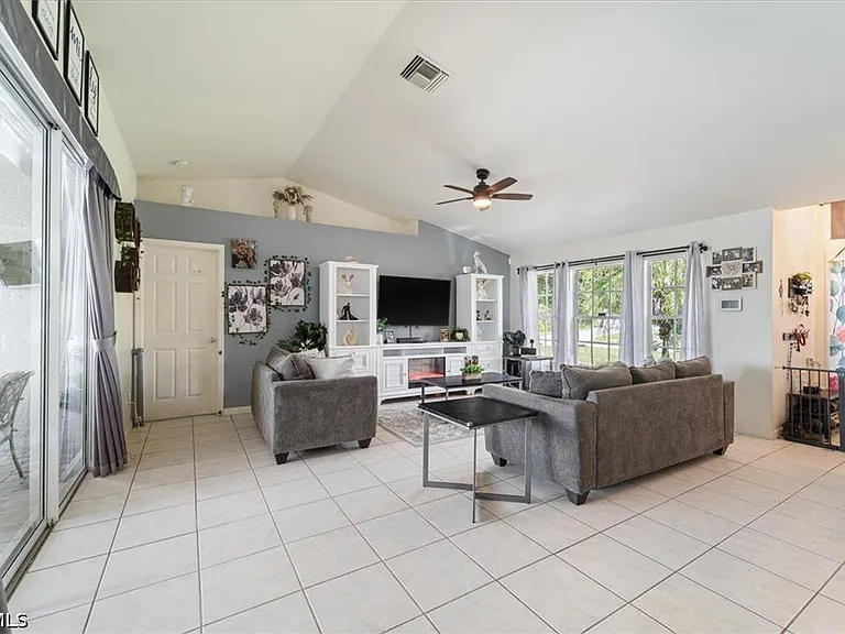 1021 Alvin Ave — Photo 7