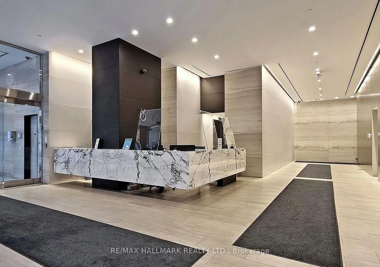 YC Condos — Photo 2