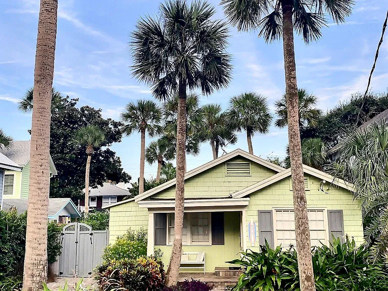 171 E Coast Dr — Photo 2