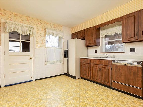 5th image of 5545 Lindenwood Ave