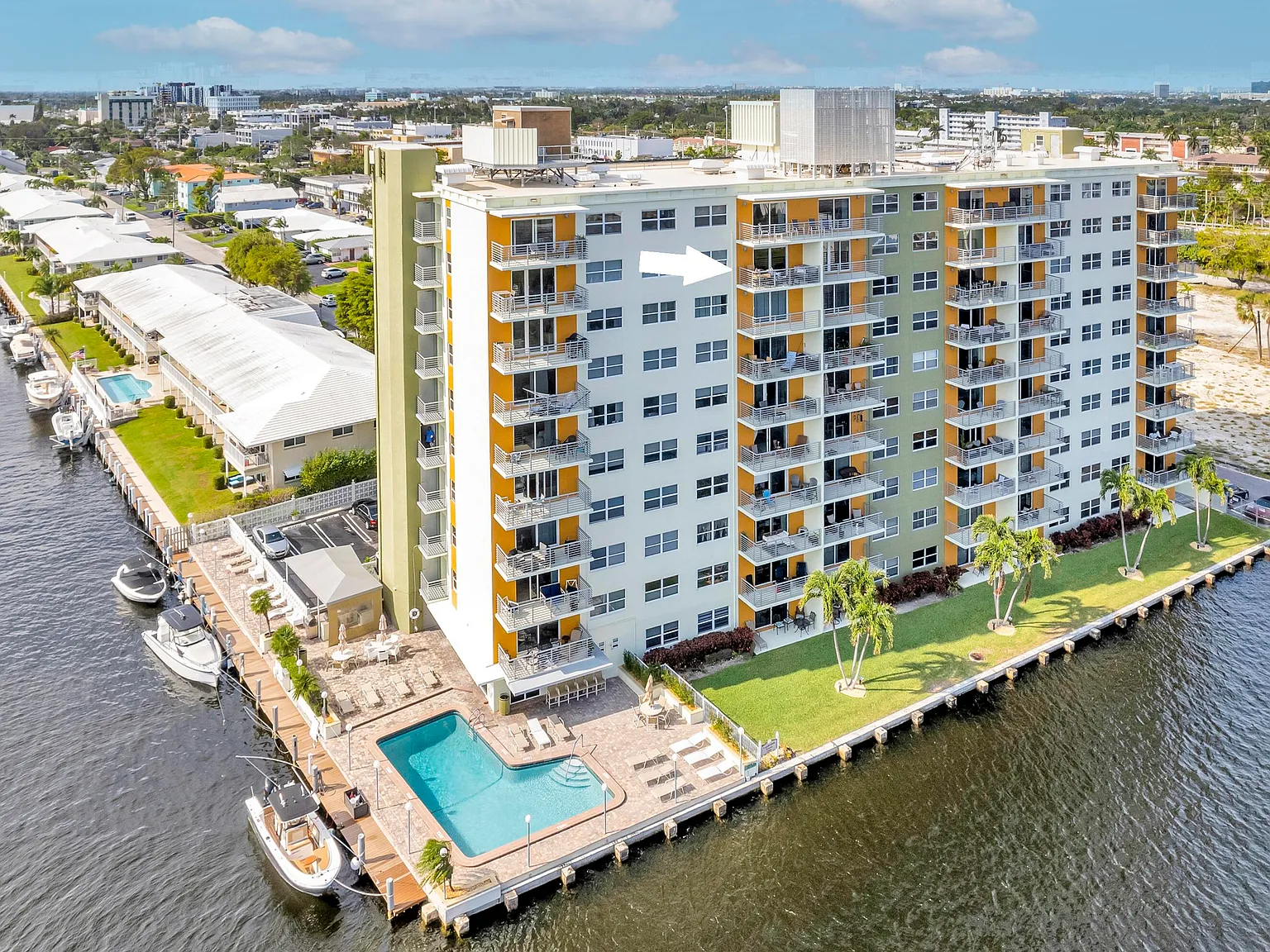 Lauderdale Tower Condo — Photo 2
