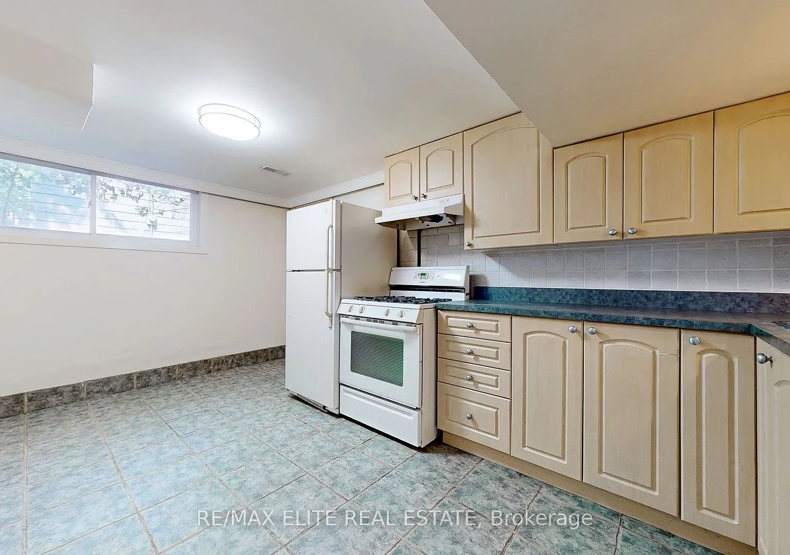 3 bed, $2,000 — Photo 3