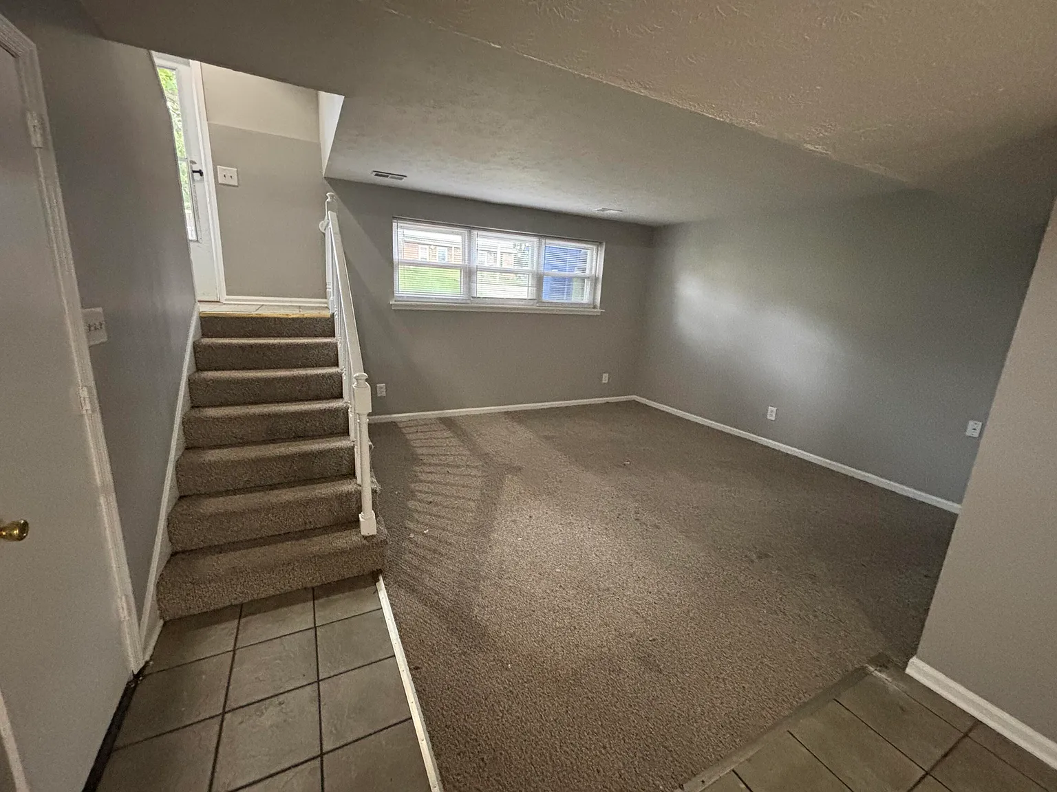 3 bed, 1.5 bath, 1408 sqft, $1,550 — Photo 2
