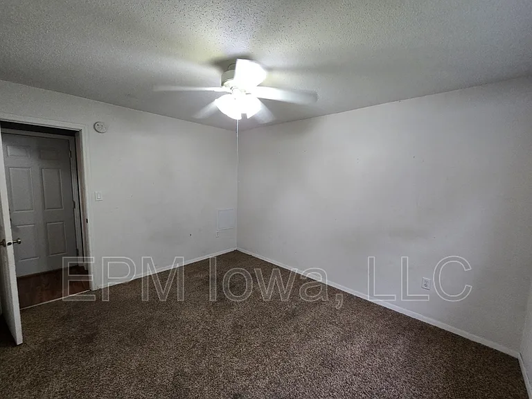 1407 Robin Rd — Photo 12