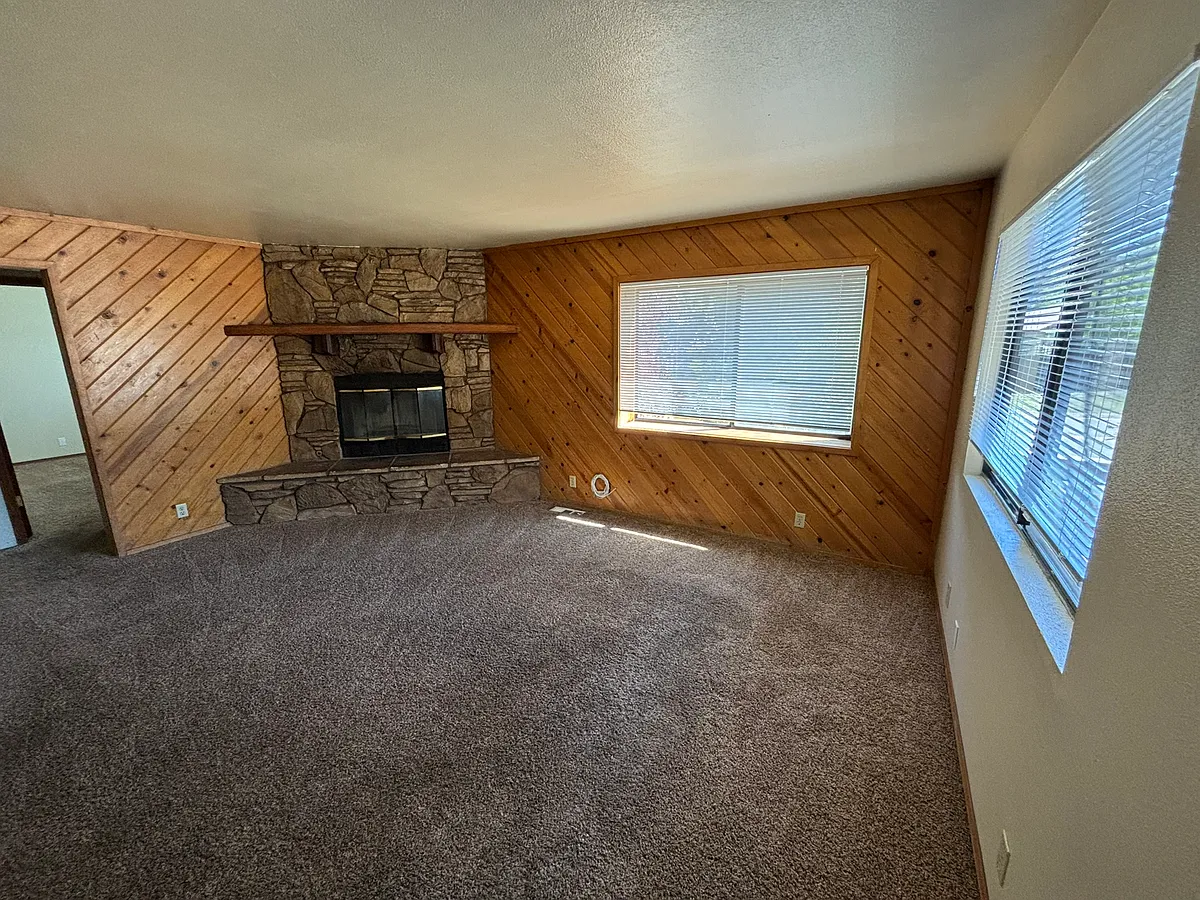 Building Photo - 42762 Peregrine Ave