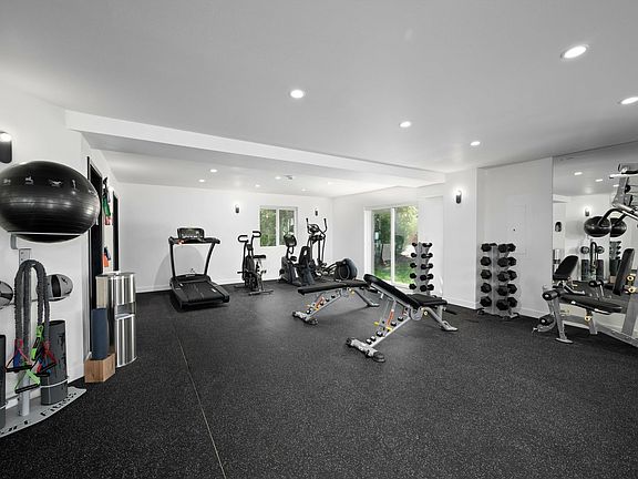 44-3420 McLeod Rd (2)