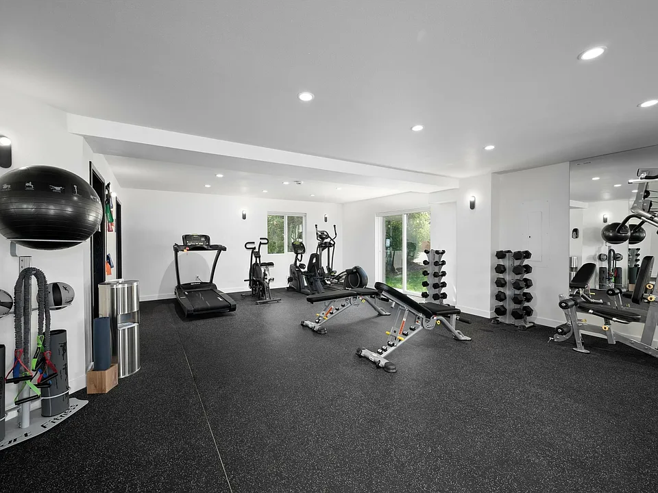 44-3420 McLeod Rd (2)