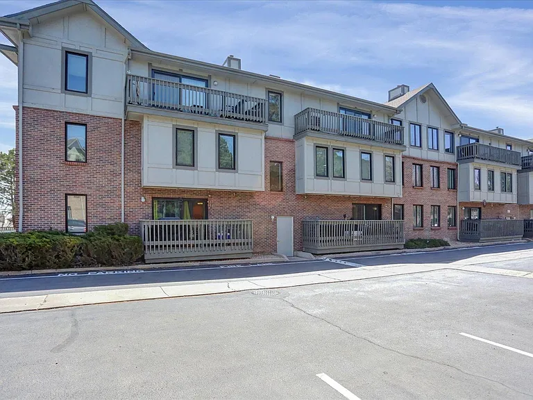 6425 S Dayton St #107 — Photo 24