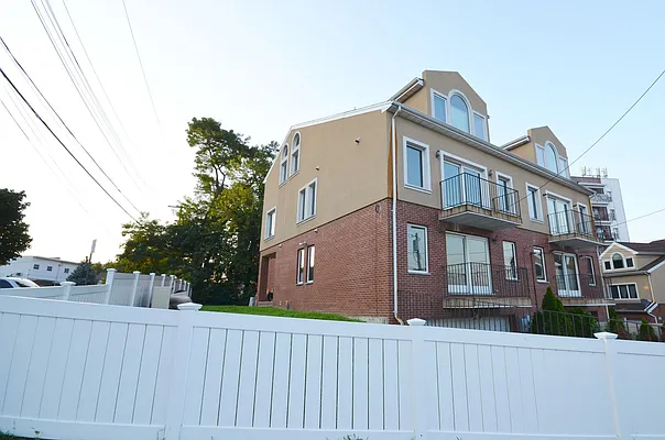 Sold by CENTURY 21 Kafcos Realty | media 53