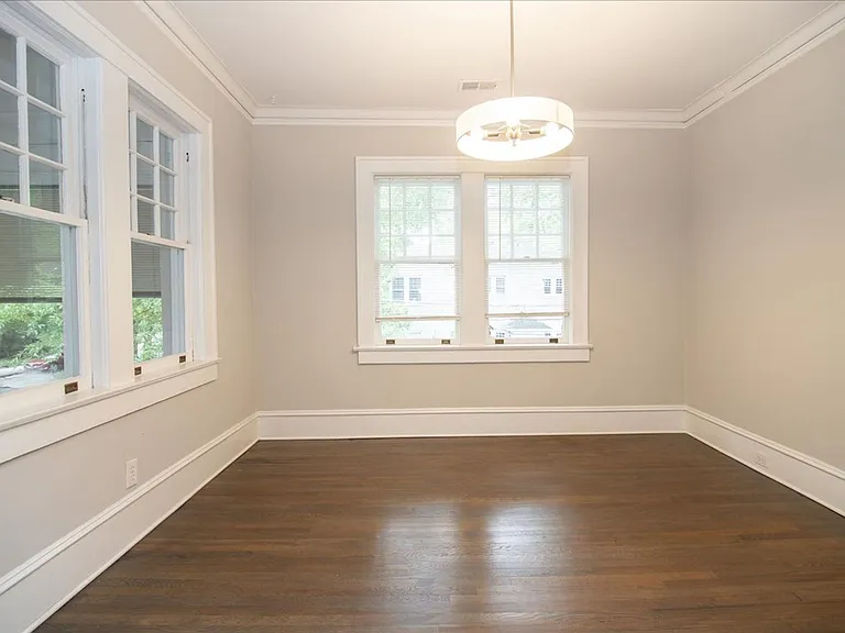 882 Charles Allen Dr NE — Photo 8
