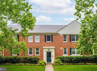 6718 W Wakefield Dr APT B2, Alexandria, VA 22307