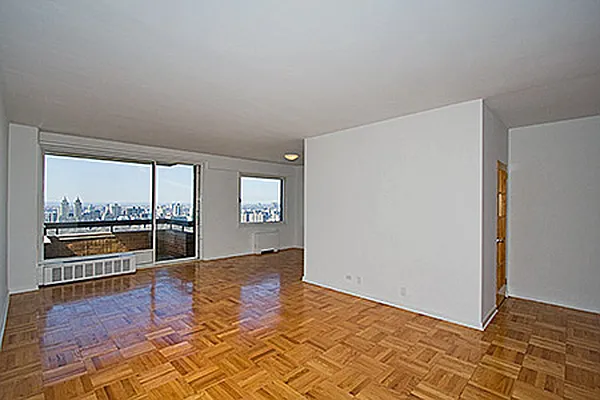 Rented by Adriana Arciello, LREB | media 18