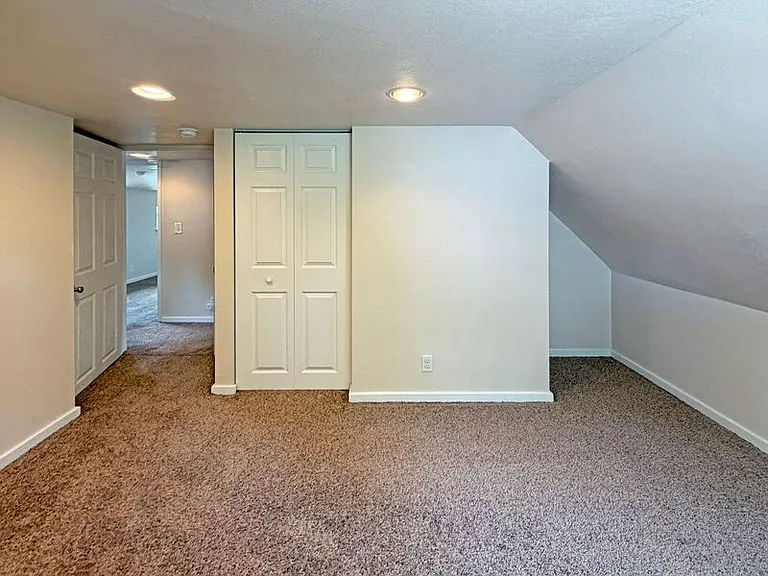 544 W 20th Ave — Photo 19