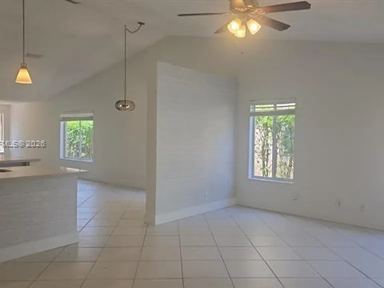 1527 Palermo Dr — Photo 13