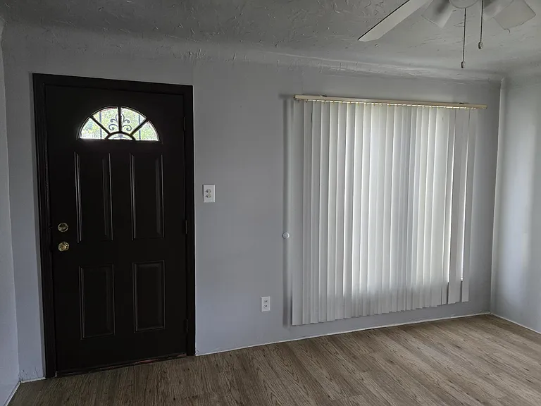 20191 Ryan Rd — Photo 2