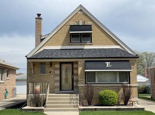 8229 S Whipple St, Chicago, IL