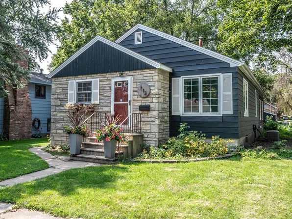 712 4th St, Farmington, MN 55024