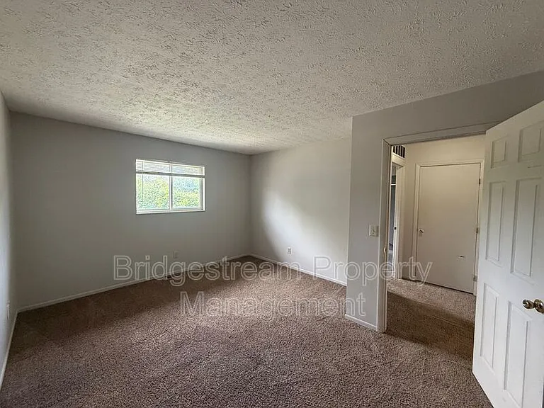 1181 Redbluff Dr #B — Photo 6