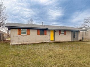616 SW 13th St, Moore, OK 73160