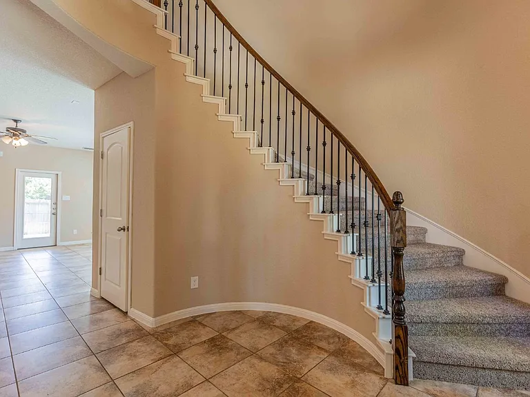 8730 Poppy Hls — Photo 5