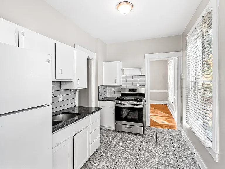 219 S Birchwood Ave #3 — Photo 7