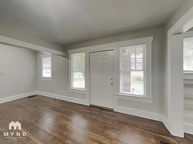4817 Avenue N — Photo 24