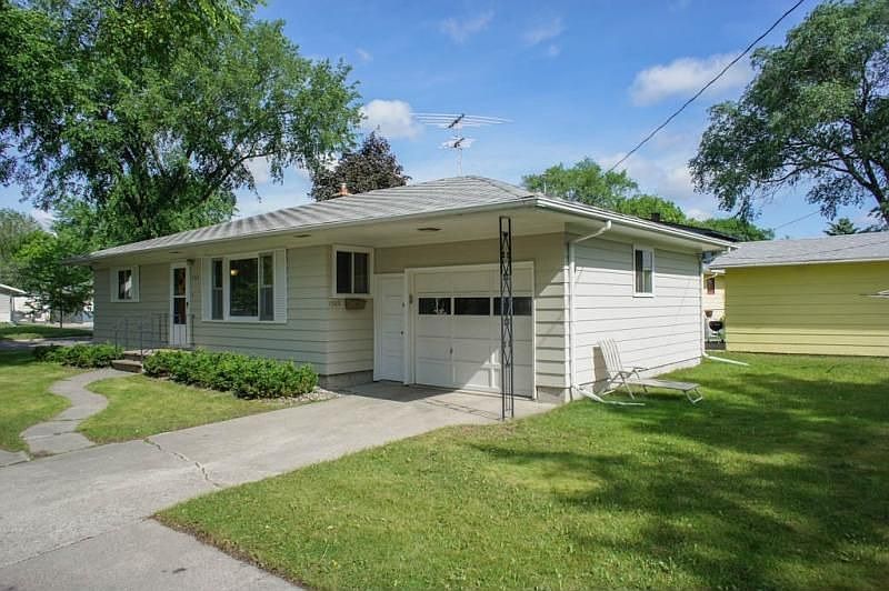 1502 10th Ave N, Moorhead, MN 56560 Zillow