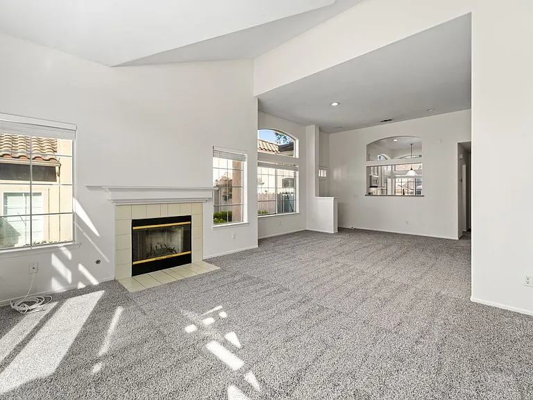 2394A Greenbriar Dr — Photo 8