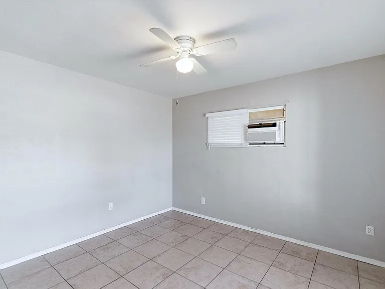 2609 W Morten Ave #1 — Photo 15