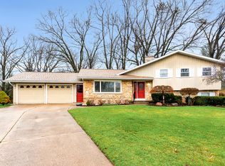 505 Sundale Ct SE, Grand Rapids, MI 49548