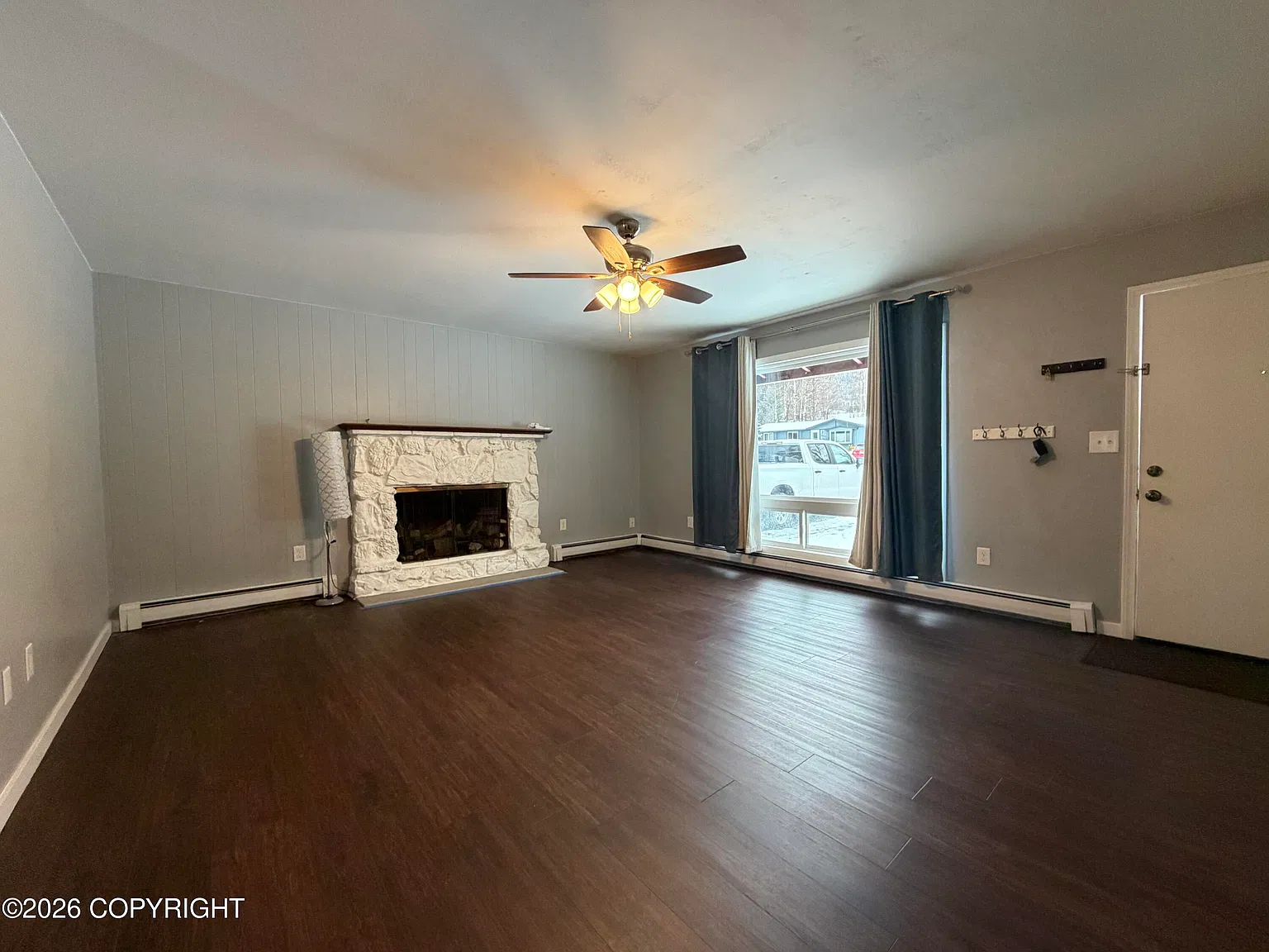 3 bed, 1.0 bath, 1092 sqft, $2,400 — Photo 3