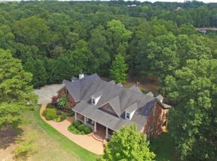 155 Glen Dr, Hartwell, GA 30643