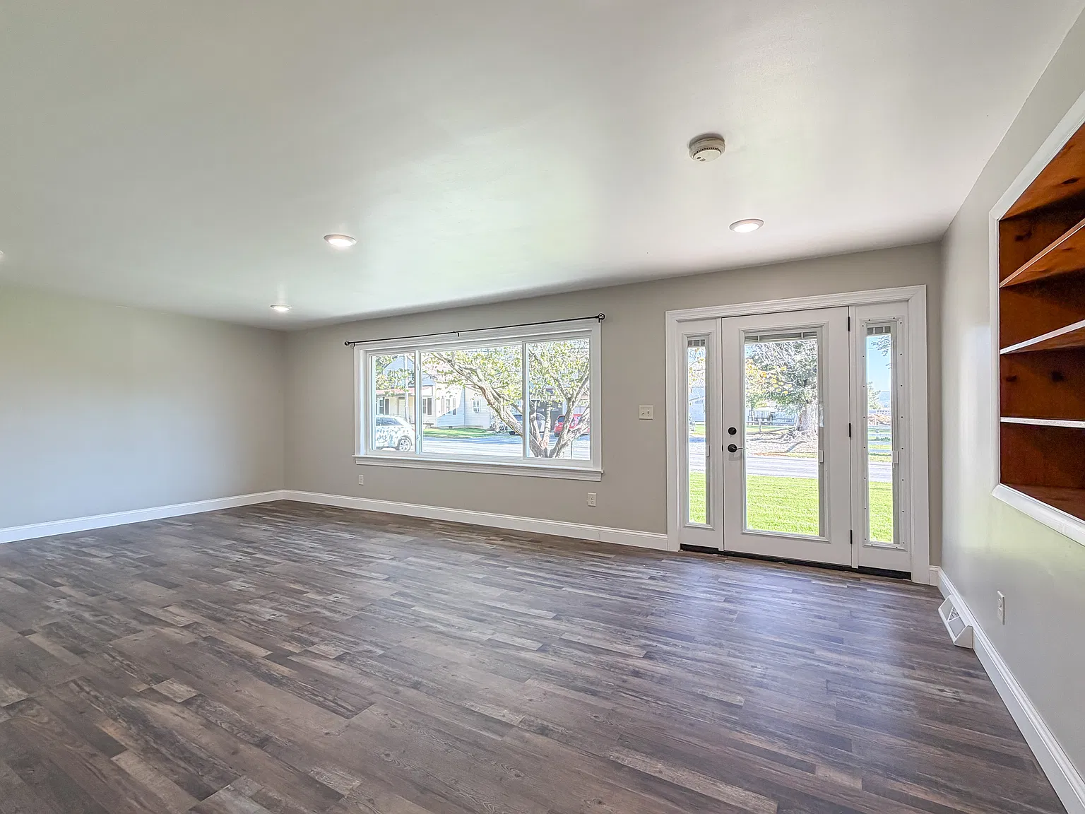 4 bed, 3354 sqft, $1,995 — Photo 2