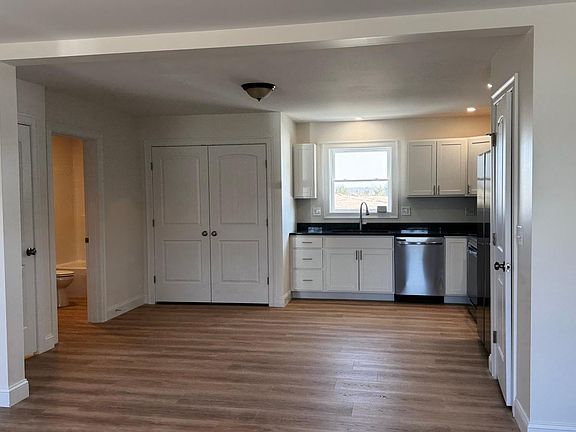 5th image of 657 Pinetree Rd