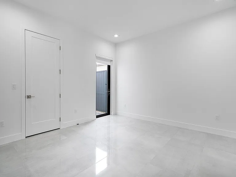 8561 Crystal Downs Ave — Photo 20