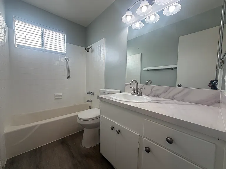 535 Ohio Ave #3 — Photo 10