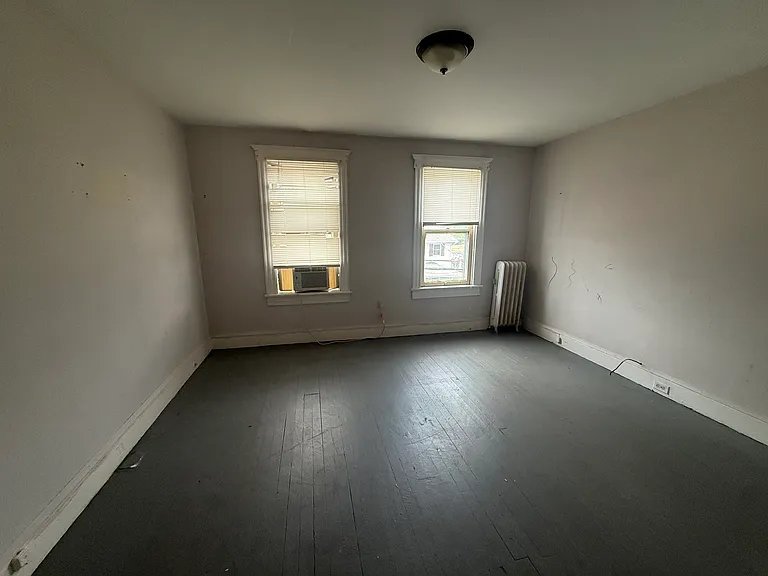 123 N Meade St — Photo 13