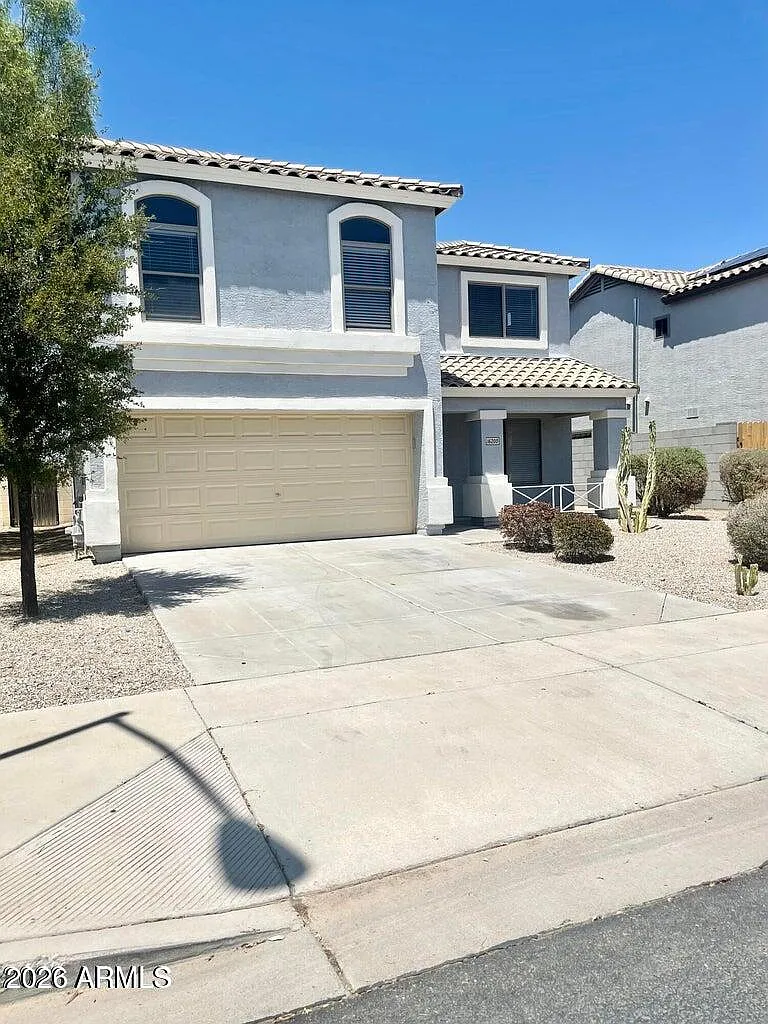 4 bed, 2.5 bath, 2232 sqft, $1,999 — Photo 3