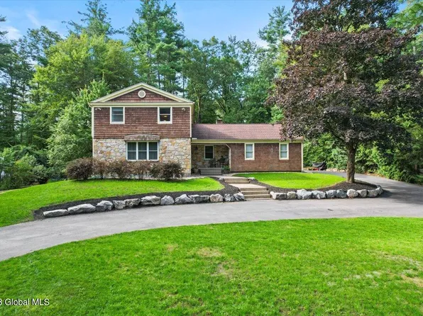 63 Fieldstone Drive, Gansevoort, NY 12831