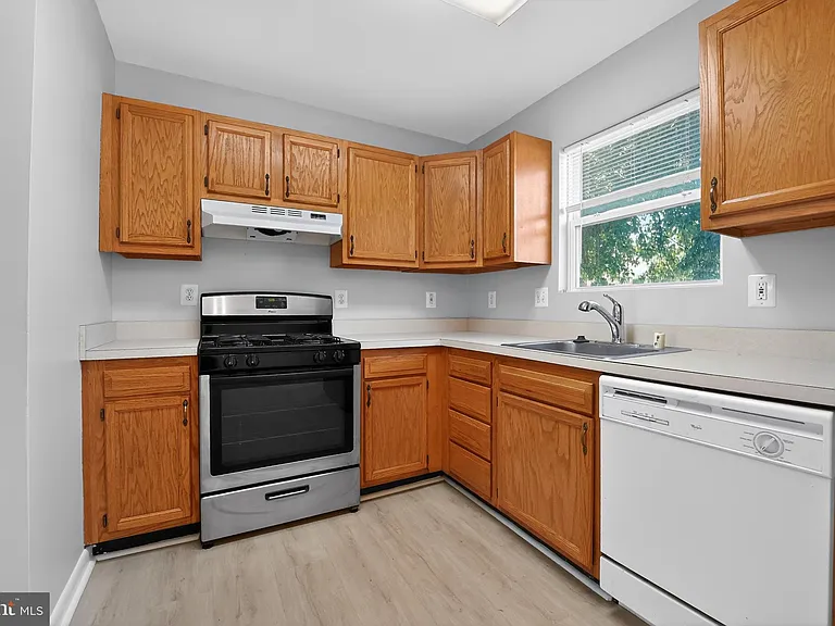 4630 Warren Tree Way — Photo 4
