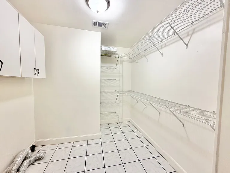 637 Columbus Dr — Photo 20