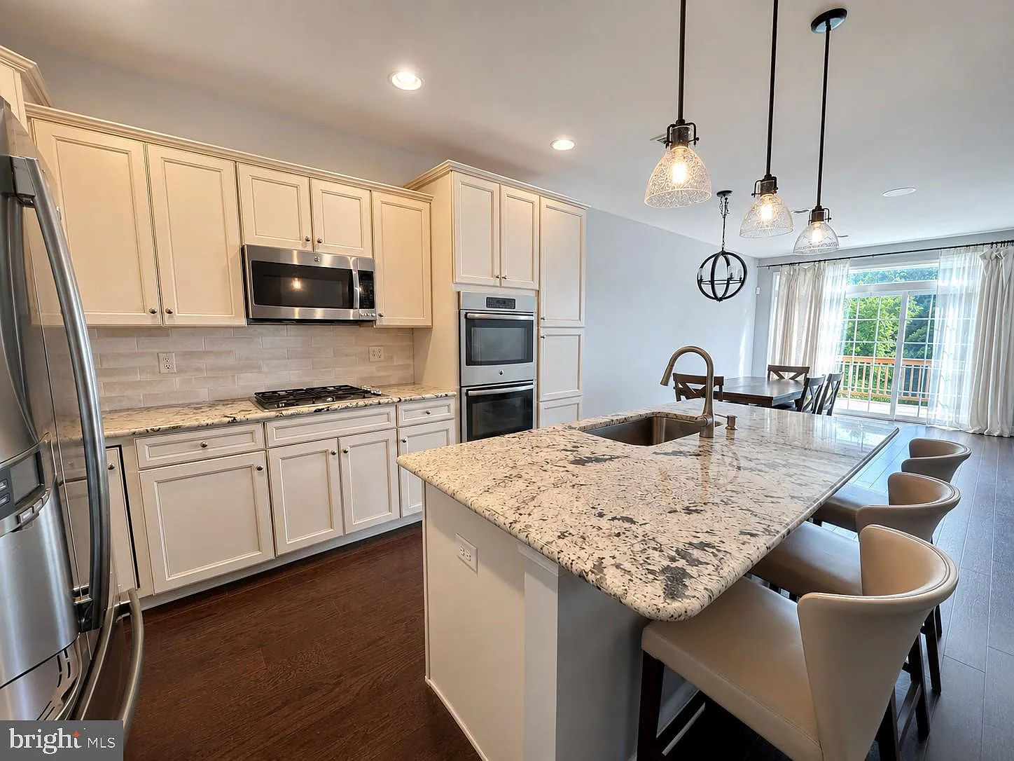 4 bed, 3.5 bath, 2151 sqft, $4,150 — Photo 4