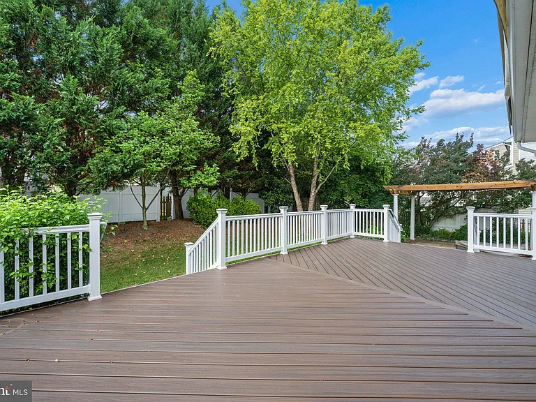 110 Bedrock Dr — Photo 44