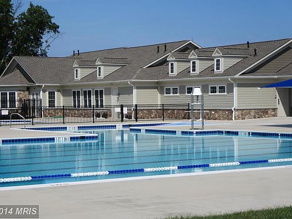 4th image of 725 Elias Way