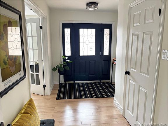 3rd image of 61 Country Club Rd