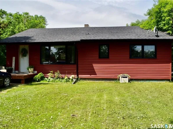 6 Main Street, Manor, SK S0C 1R0