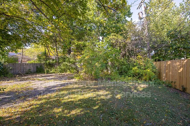 2 bed, 1.0 bath, 1152 sqft, $995 — Photo 3