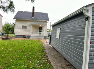 827 W 13th St, Lorain, OH
