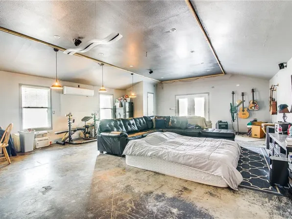 212 Paris Dr, Pottsboro, TX 75076