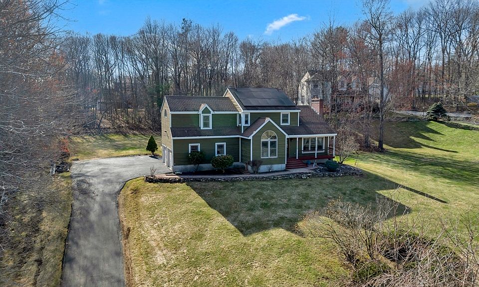 1st image of 13 Stoneybrook Rd